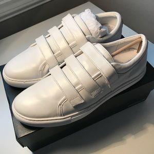 Women’s NWT Kenneth Cole Kingval Velcro Sneaker